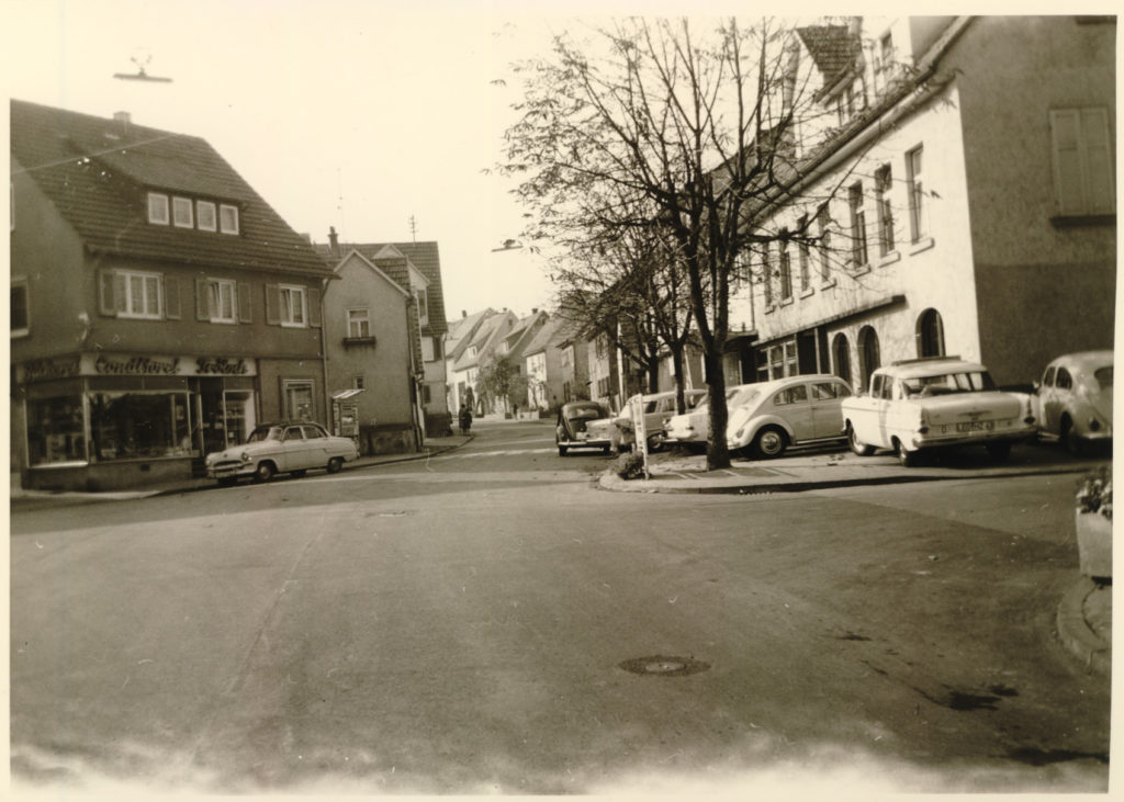 Leonbergerstr. 2 rechts Gasthaus Lamm um 1970